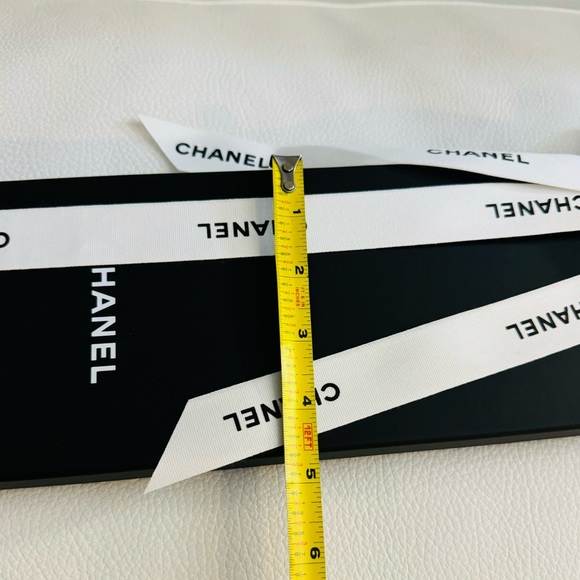 Chanel long flat box with ribbon and camelia - Picture 3 of 3